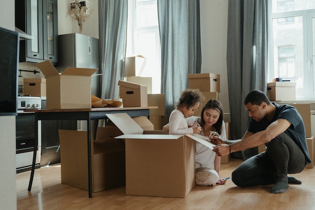 tenants moving in with boxes